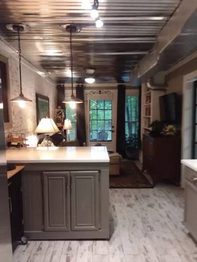 Main picture of 937 Edgewater Cir