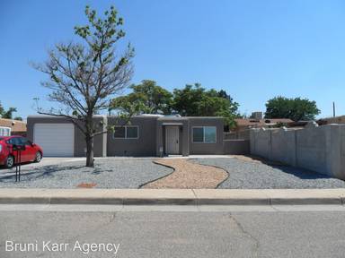 Main picture of 8004 Fruit Ave NE