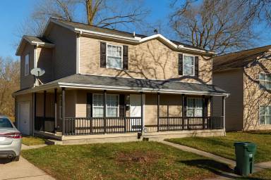Main picture of 138 W Clark St