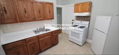 Main picture of 121 Hawthorne St