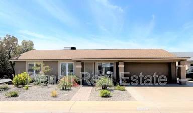 Main picture of 3501 W Detroit St