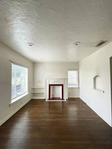 Main picture of 201 N Tennant St