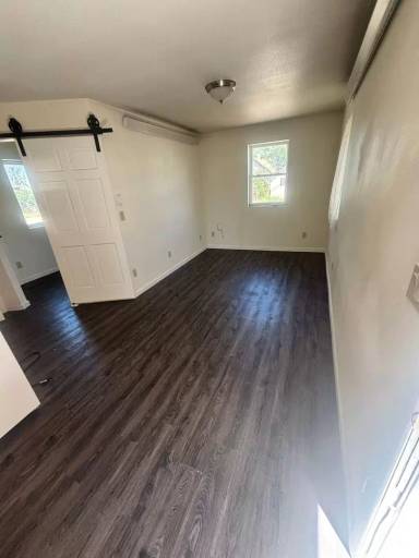 Main picture of 355 W Garfield St