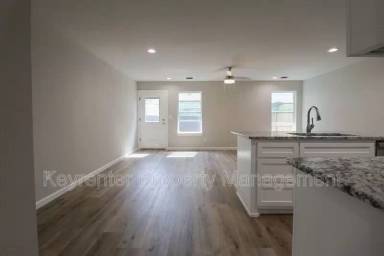 Main picture of 218 N Cleveland Ave