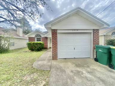 Main picture of 1902 Summer Hills Ln