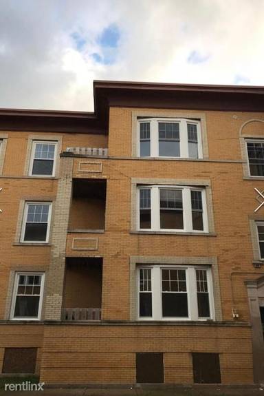 Main picture of 4614 S Lake Park Ave