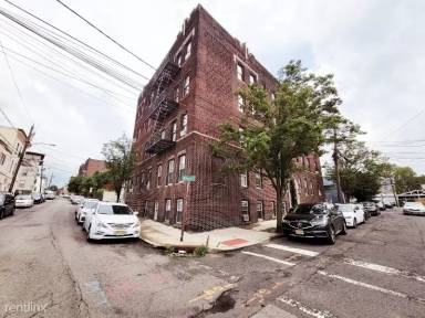 Main picture of 26 Weldon St