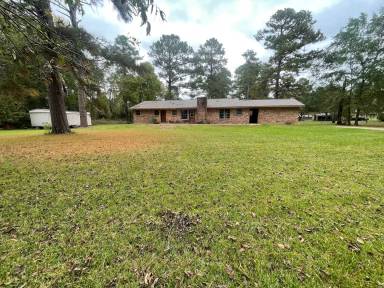 Main picture of 104 Berry Cir