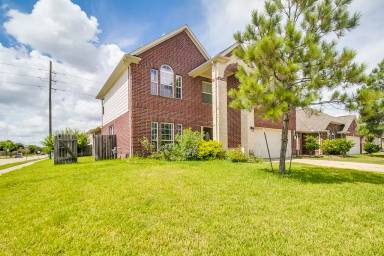 Main picture of 5803 Cedar Field Way