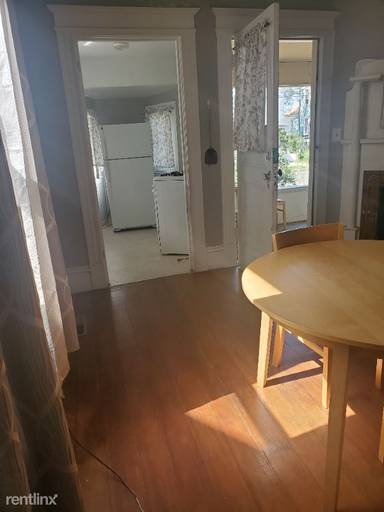 Main picture of 84 N 9th St