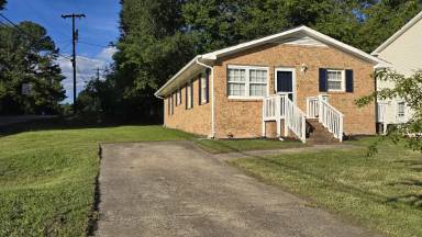 Main picture of 901 Elmira Ave