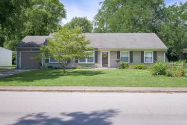 Main picture of 1020 School St
