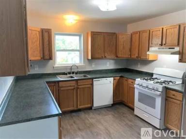 Main picture of 28 Washington Ave