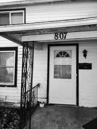 Main picture of 807 W Pleasant St