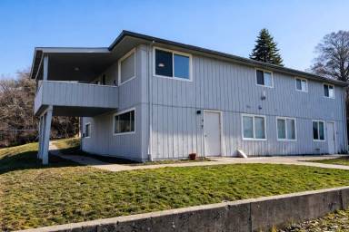 Main picture of 415 N Van Buren St