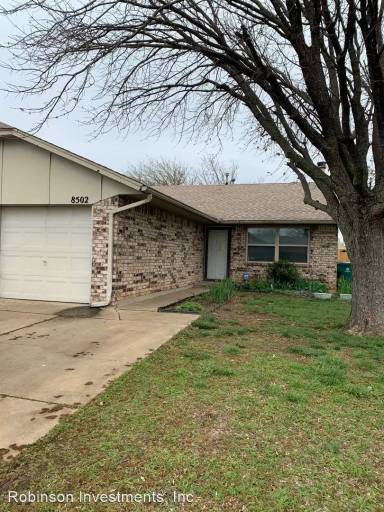 Main picture of 8502 S Brookline Ave