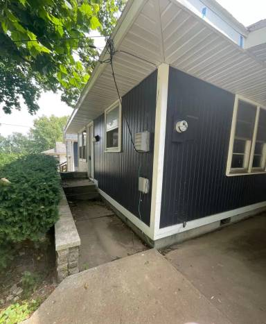 Main picture of 2112 N Marion Ave