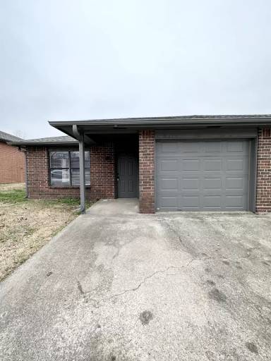Main picture of 5704 Sara St