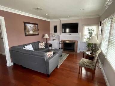 Main picture of 2019 N Maple St