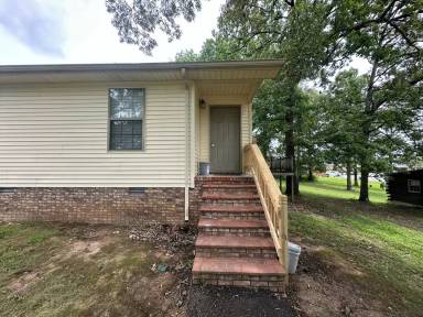 Main picture of 1402 Diuguid Dr