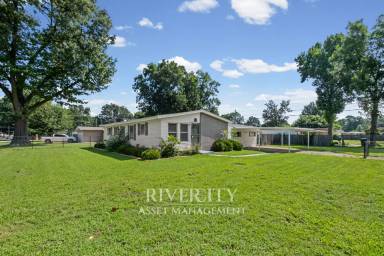 Main picture of 5040 Colewood Ave