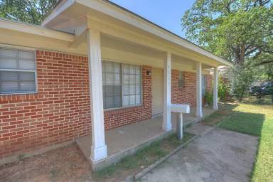 Main picture of 6113 Forest Edge Dr