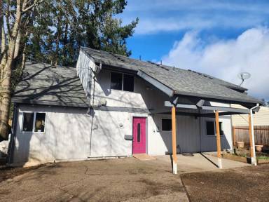 Main picture of 821 SW Fellows St