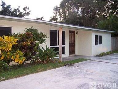 Main picture of 170 NW 7th St