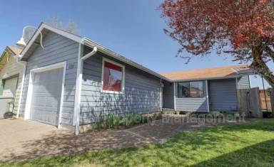 Main picture of 3163 NE Powderhorn Pl