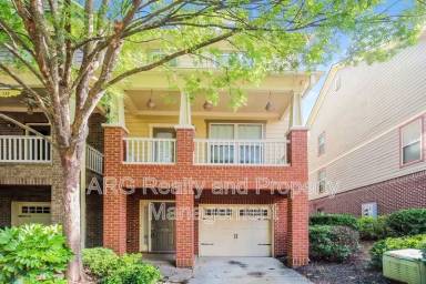 Main picture of 734 Province Pl SE