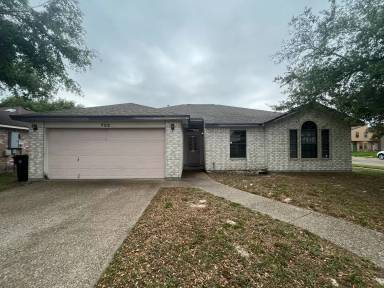 Main picture of 733 Saint Bernadine Dr