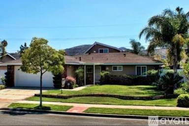 Main picture of 621 N Glenrose Dr