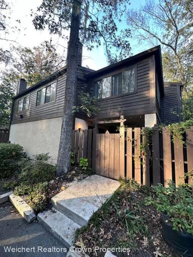 Main picture of 10404 Big Tree Cir W