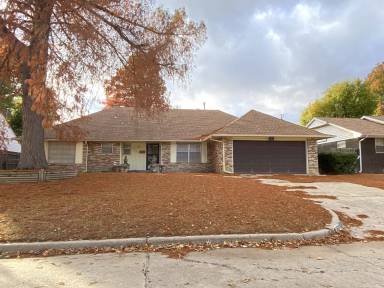 Main picture of 3601 N Ann Arbor Pl