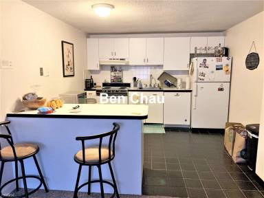 Main picture of 94 Beacon St