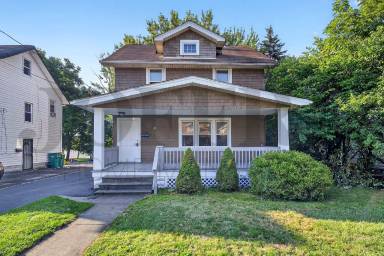 Main picture of 15748 Friend Ave