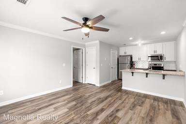 Main picture of 233 W Glenn Ave