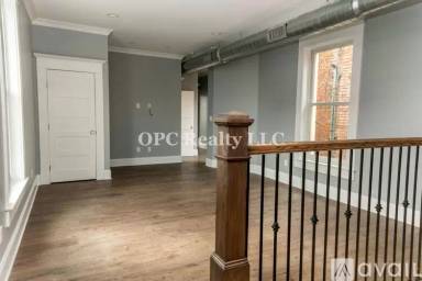 Main picture of 716 Columbus St