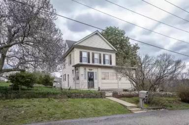 Main picture of 300 N 3rd St