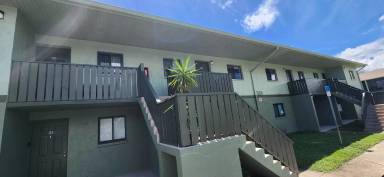 Main picture of 1566 University Ln