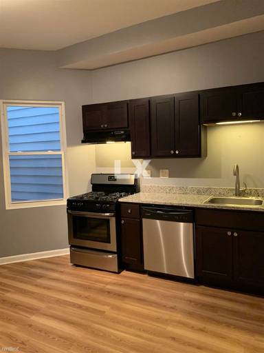 Main picture of 1140 W 18th St