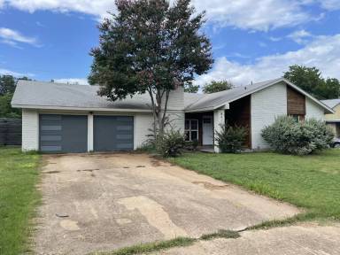 Main picture of 8436 Jamestown Dr