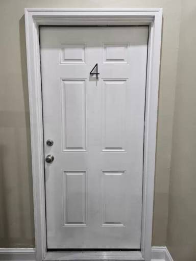 Main picture of 233 W Madison St