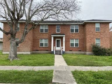 Main picture of 617 Robinson St