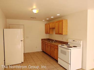 Main picture of 2702 N Dodge Blvd