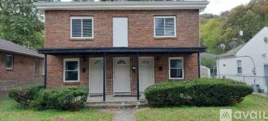 Main picture of 4613 Washington Ave SE