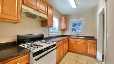 Main picture of 512 Dodson St