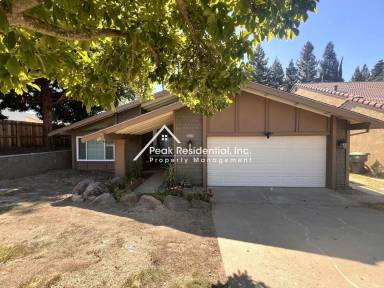 Main picture of 5541 Walnut Ave