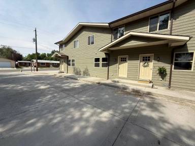Main picture of 418 W Pershing Ave