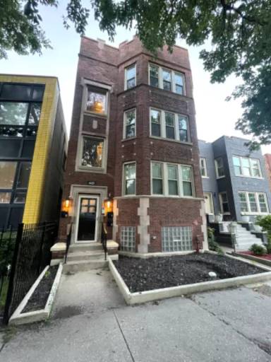 Main picture of 6629 S Ingleside Ave